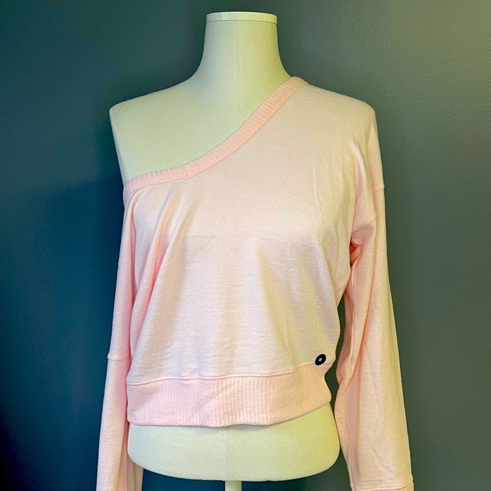 Abercrombie & Fitch Cropped Off the Shoulder